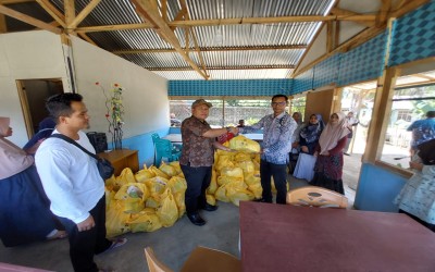 Dinas Perindustrian Perdagangan Koperasi dan UKM Melaksanakan Bazar Paket Sembako Murah